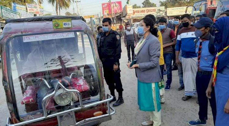 রংপুরে স্বাস্থ্যবিধি মানাতে ৪ ম্যাজিস্ট্রেটের ভ্রাম্যমান আদালত