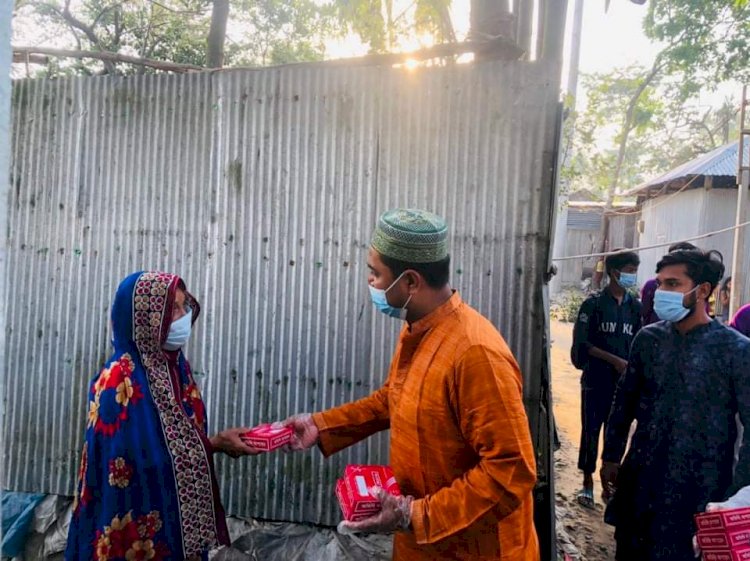 নাসনিয়ার বিল বস্তিবাসীর মাঝে রংপুর জেলা ছাত্রলীগের ইফতার বিতরন