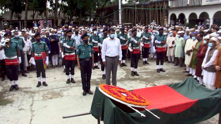 রাষ্ট্রীয় মর্যাদায় মীর আনিসুল হক পেয়ারার দাফন সম্পন্ন