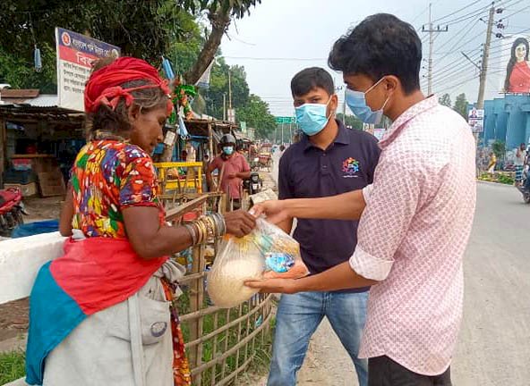 রংপুরে অসচ্ছলদের পাশে ‌‌অনলি হিউম্যানের খাদ্য সহায়তা