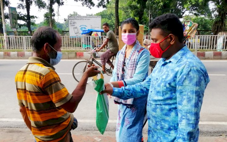 রংপুরে অসহায়রা পেল ২ টাকায় ঈদ উপহার