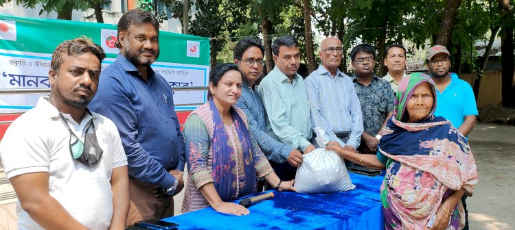 রংপুরে প্রকৃতি ও জীবন ক্লাবের উদ্যোগে  ৩’শ অস্বচ্ছল পরিবারের মাঝে ঈদ উপহার