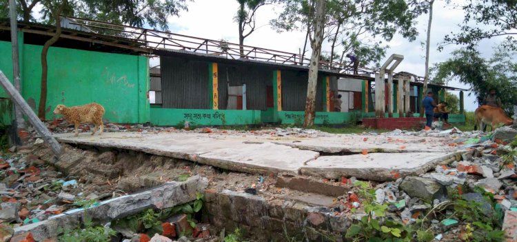 ঘরবাড়ি-সড়কের পর এবার তিস্তা ছুটছে শিক্ষা প্রতিষ্ঠান গ্রাসে